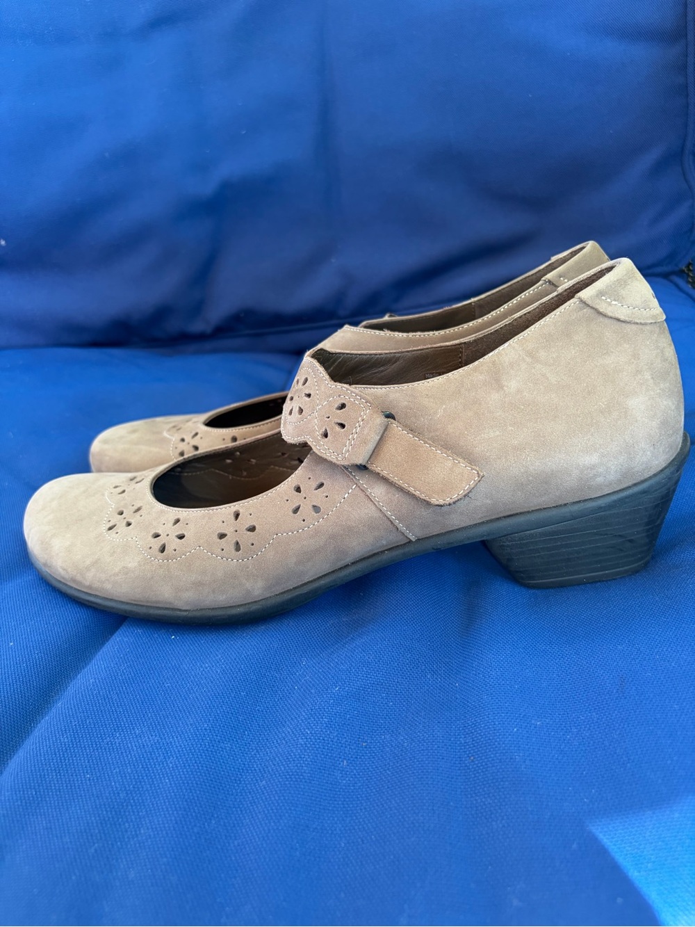 Durea 11N Suede Mary Jane's